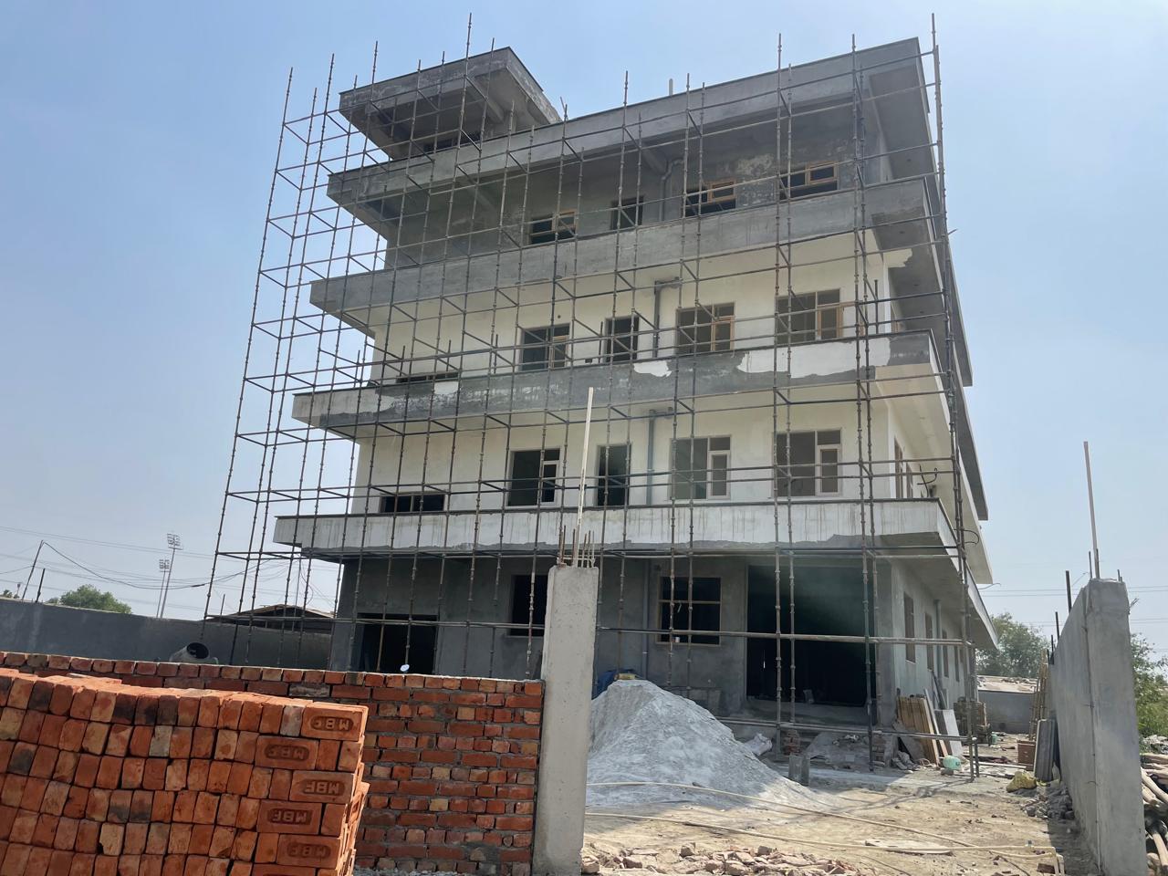 School for rent in noida