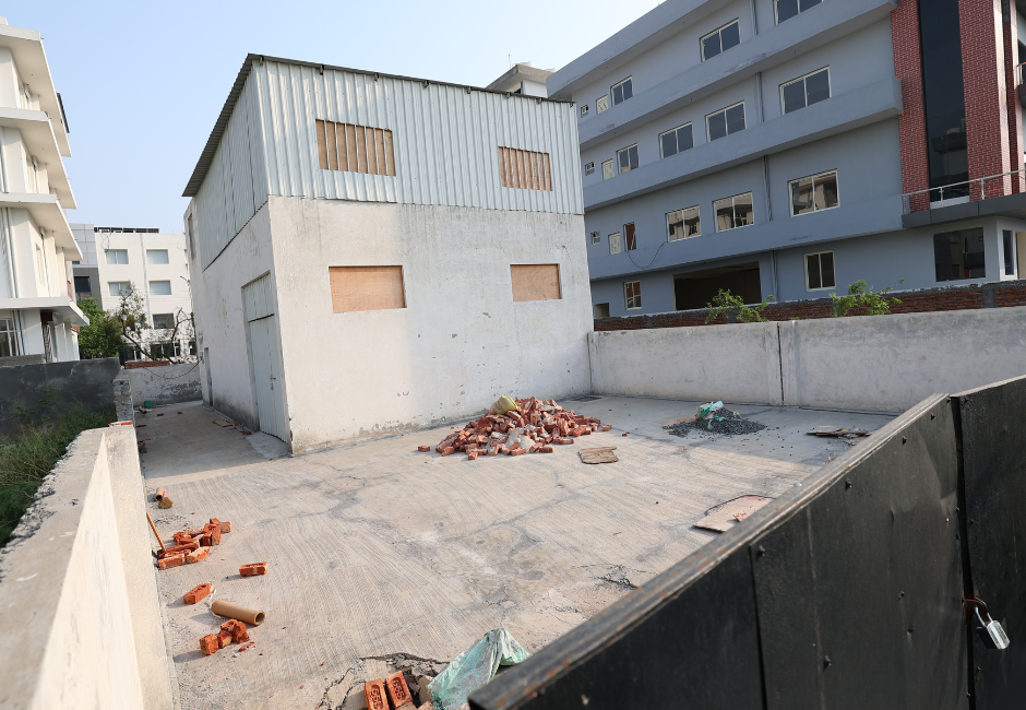 Sector 80, Factory for Sale in Noida | Newly Built Industrial Property