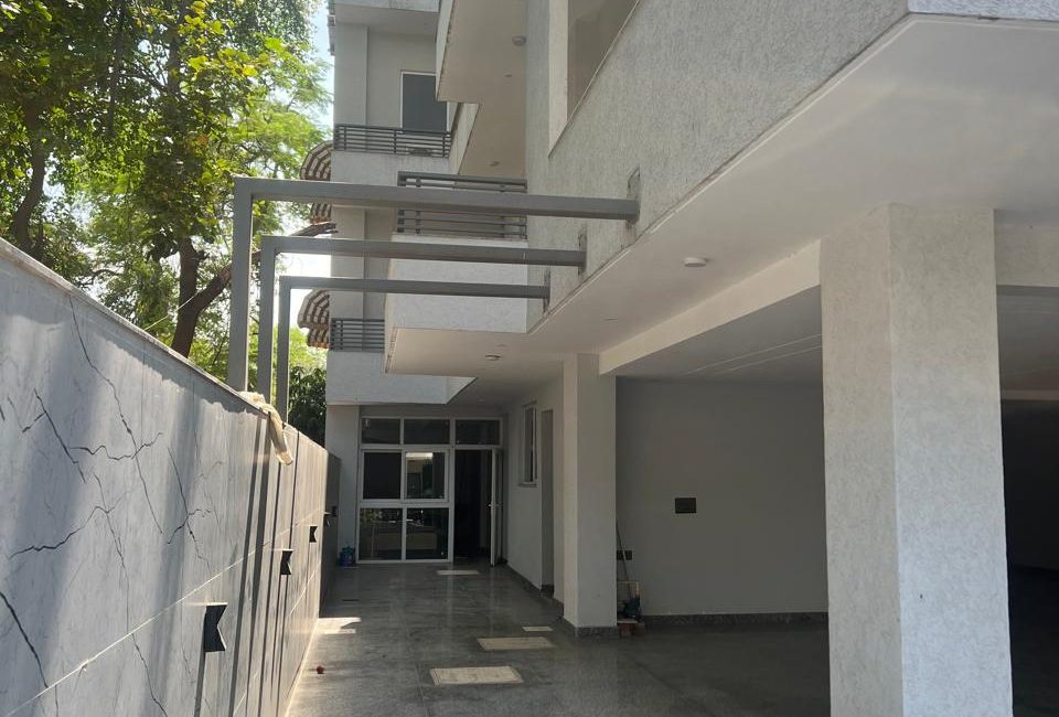 Sector 36, Noida, Prime Residential Kothi in Noida for Sale